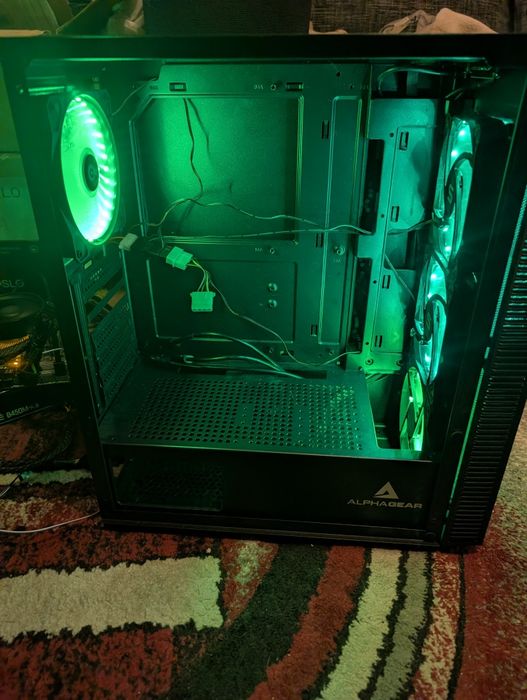 Okazie ‼️ Carcasa Alphagear ATX - 4 ventilatoare - Impecabila !