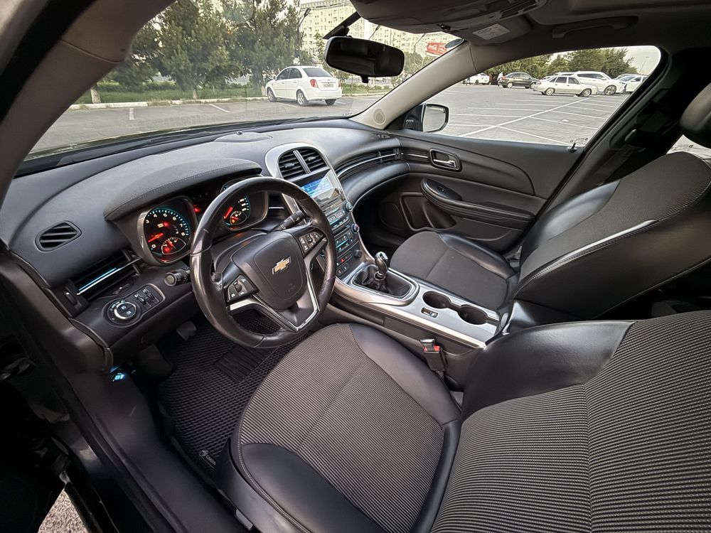 Chevrolet Malibu 2014 2 позиция с люком