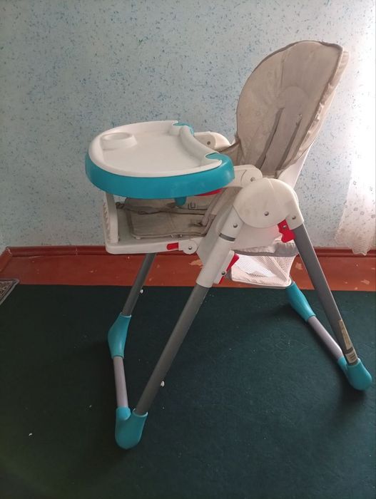 Детский стул для кормления в хорошем состоянии