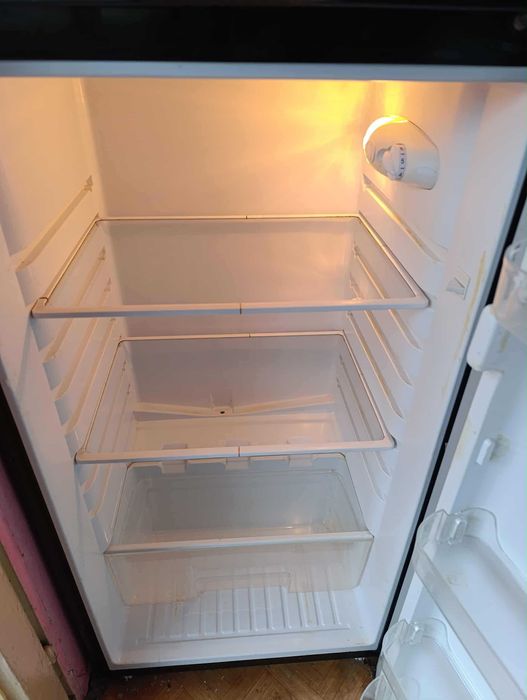 Хладилник с фризер камера Neo