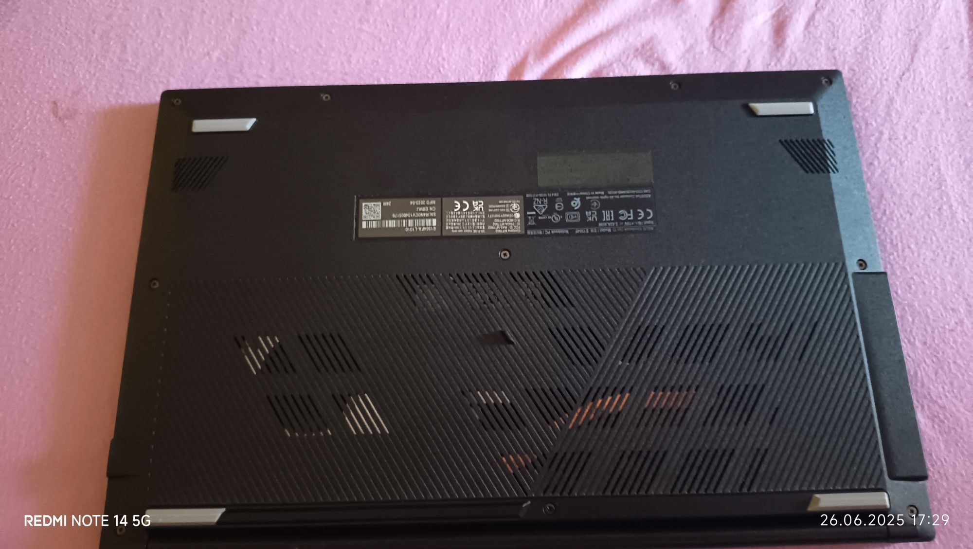 Vând laptop asus vivobook go 15 un an de folosință