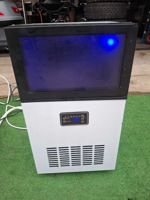 Ледогенератор - 45 кг / 24 ч,