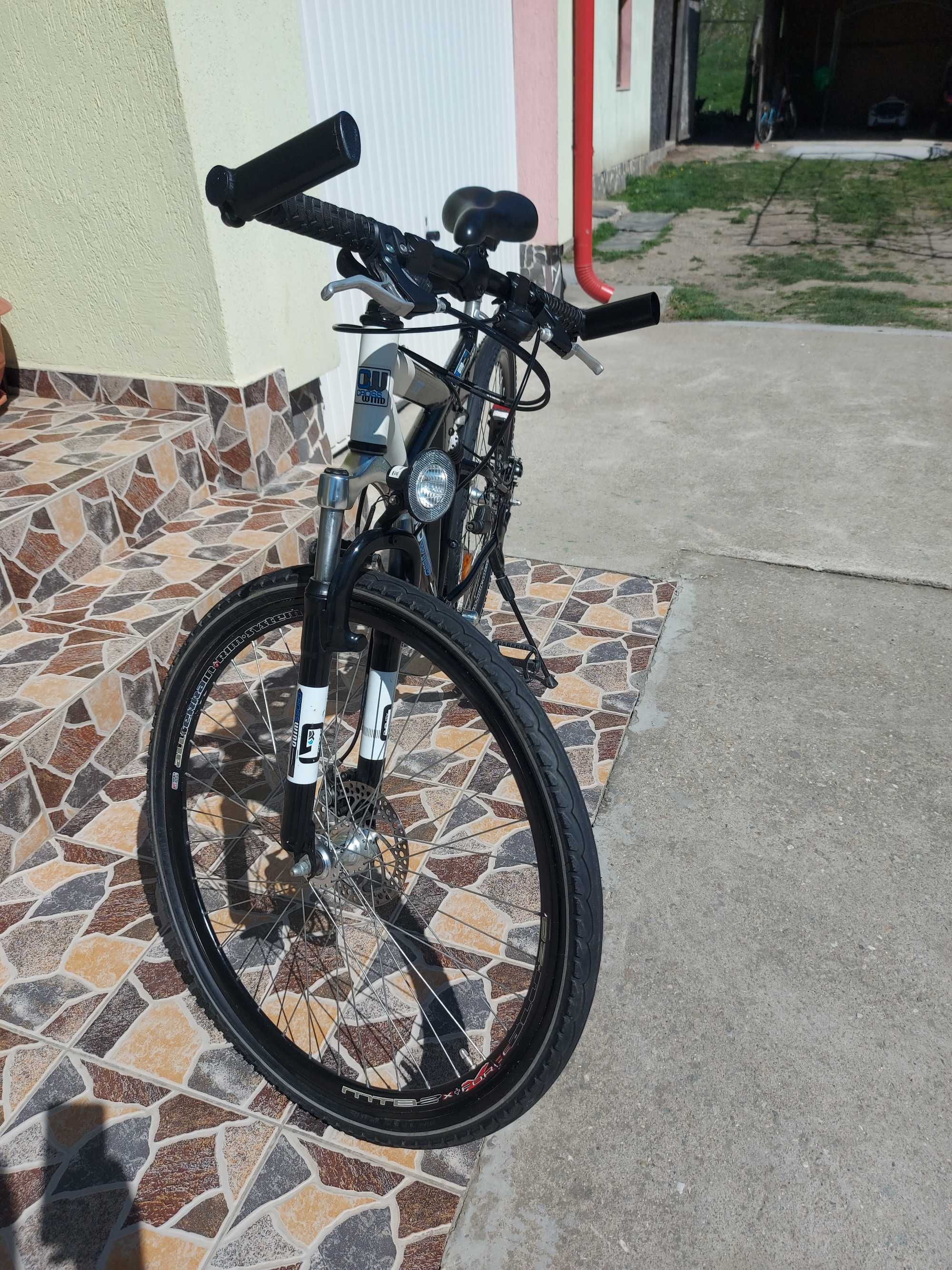 Bicicleta  MTB Profesionala Frane Disc-Cauciucuri noi-Full Shimano.