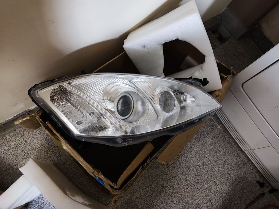 Фарове за Mercedes w221 06-09 г . S class. Pre Facelift