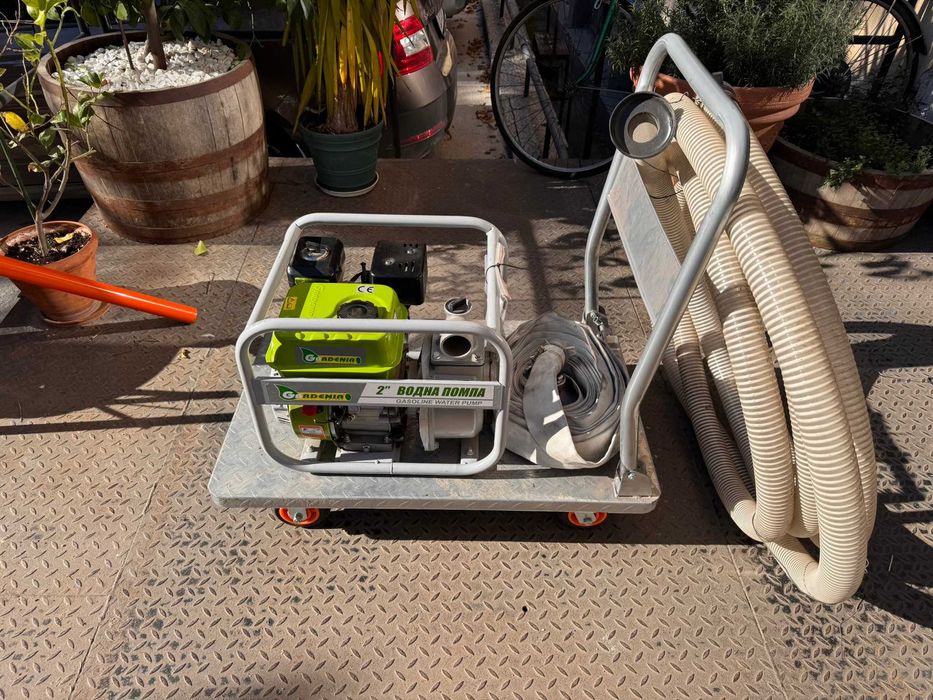 Продавам бензинова помпа за вода"Gardenia" 2"