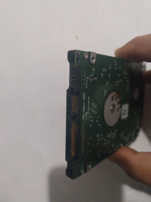 Se vinde hard drive de 1 tera
