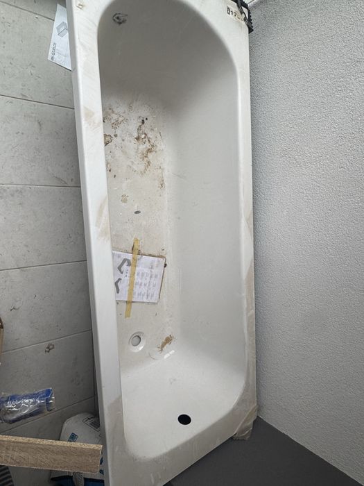 Cadă de baie nouă, nefolosită niciodată