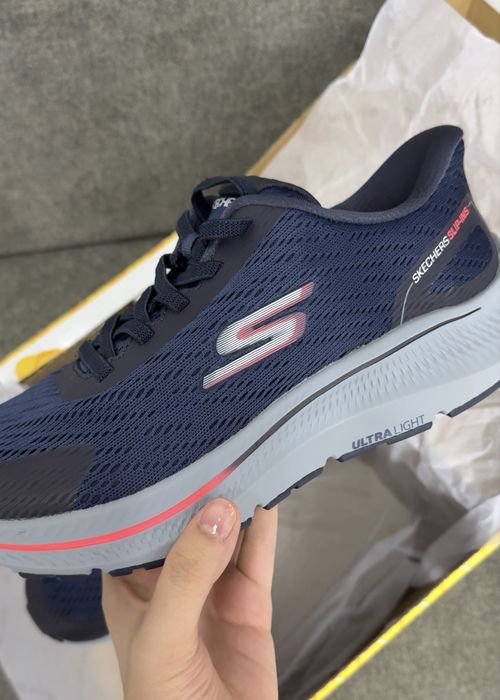 Кроссовки Skechers Slip-ins в наличии