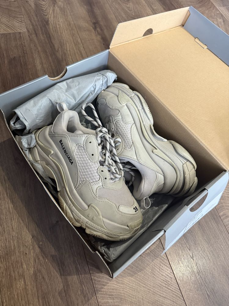 Balenciaga Triple S , ОРИГИНАЛНИ 38 номер