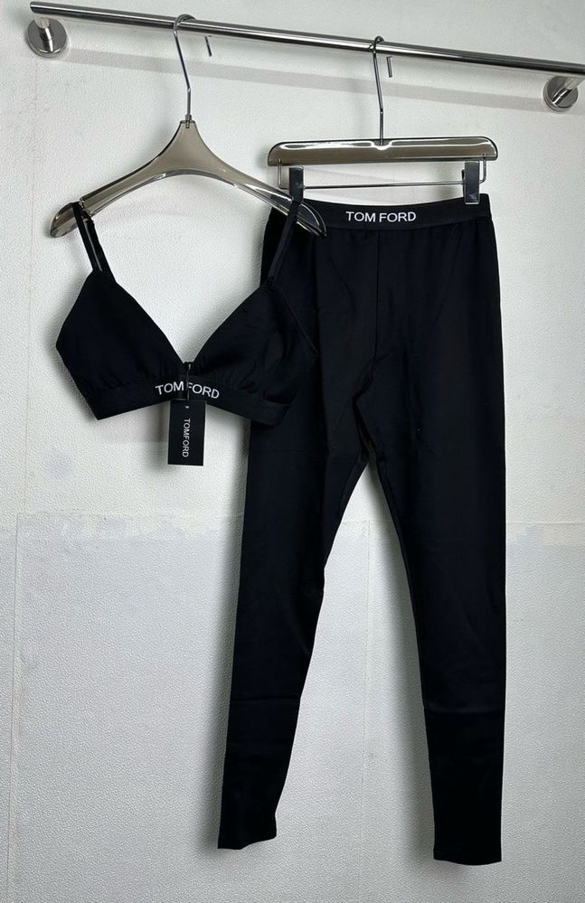 Costum Tom Ford stoc M L