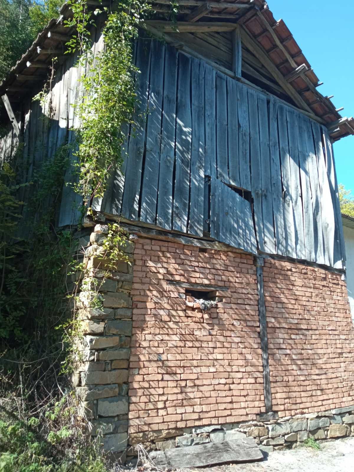 Къща в село Лопян