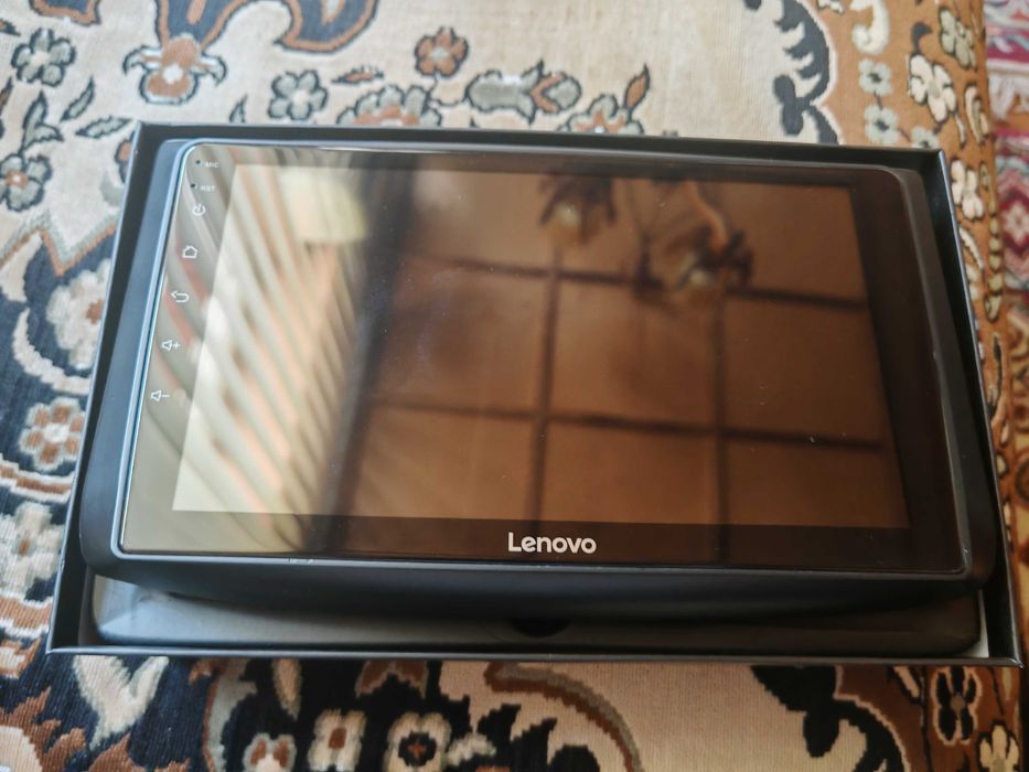 Продается монитор для авто Lenovo 2/32