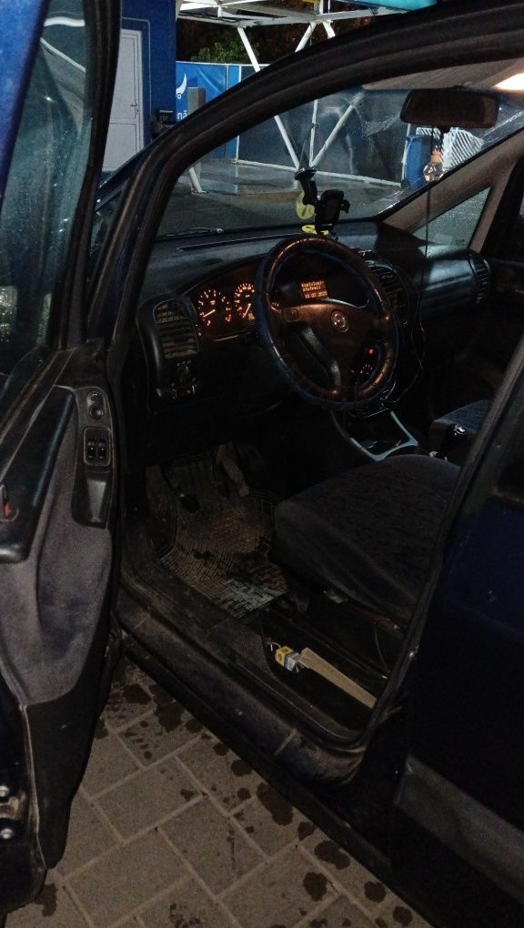 Opel Zafira A 1.6 benzină