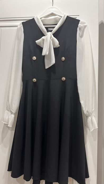 Продам платье для выпускниц школ новое  , 5000