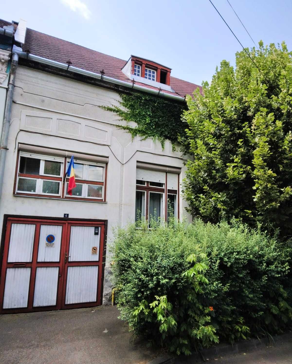 Casă cu teren mare de vânzare în Târgu-Mureș, zona ultracentrală