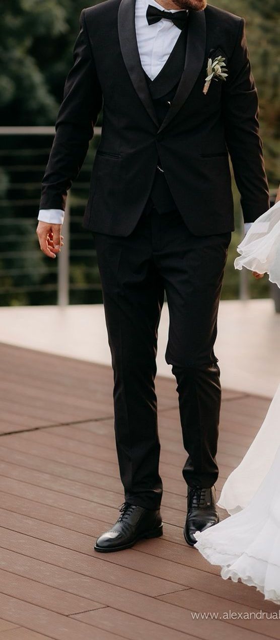 Costum ceremonie mire negru