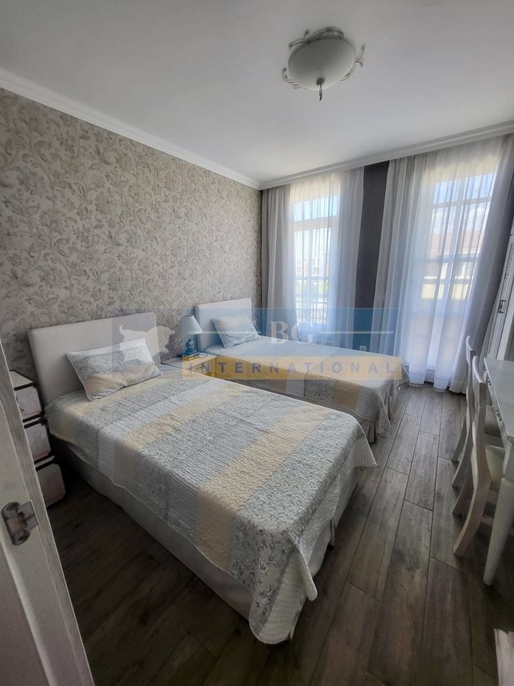 Продава се Четиристаен апартамент в Черноморец - 250 кв.м за 1860 €/кв.м - Снимка #10
