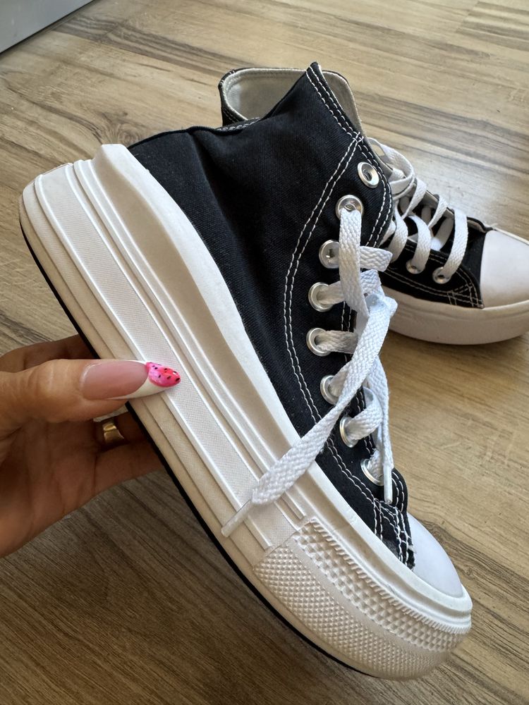 Оригинални кецове Converse Platforms ! 37,5 н