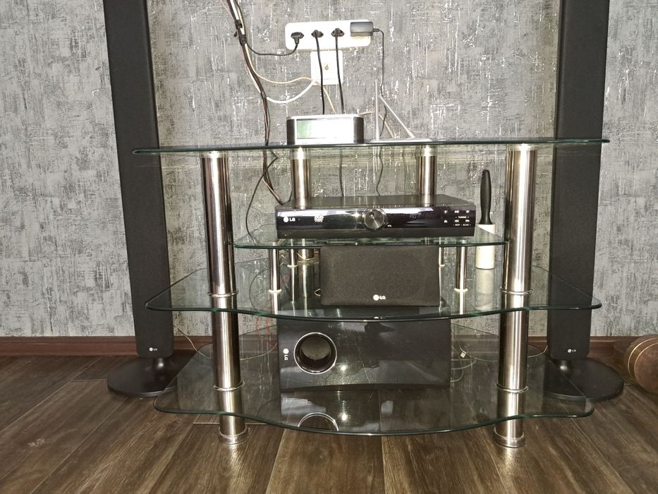 Тумба (стекло) под телевизор