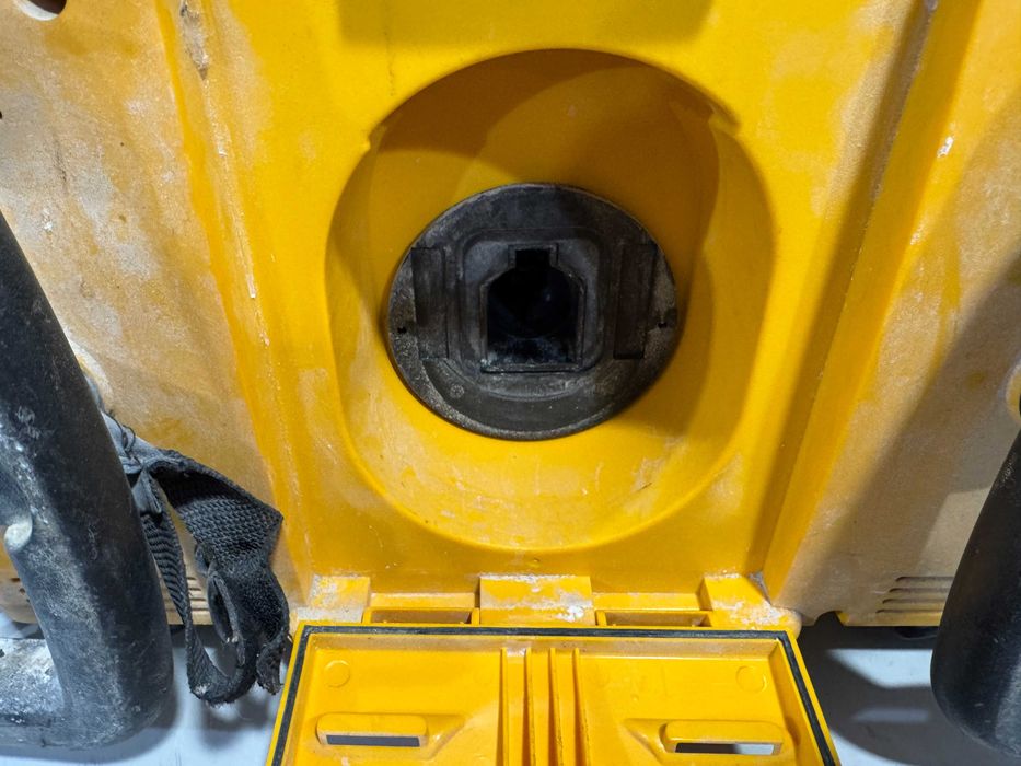 Радио  - Dewalt DC010 - LX / 110V