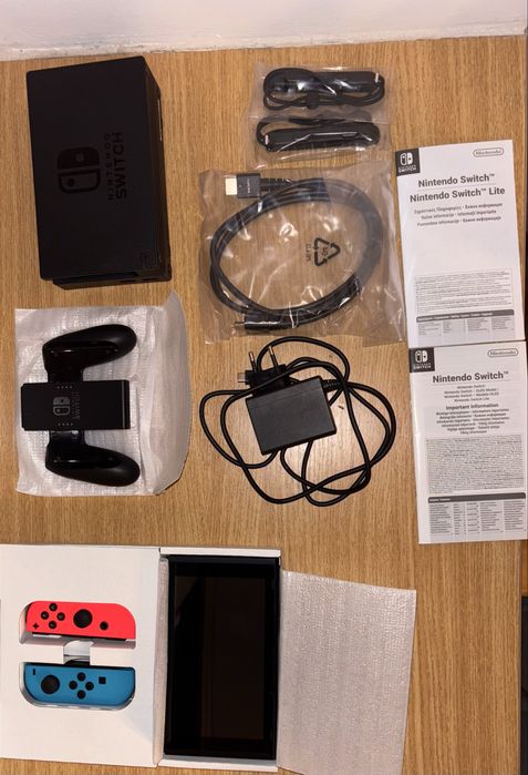 Nintendo Switch (model v2) stare perfectă, cutie completă