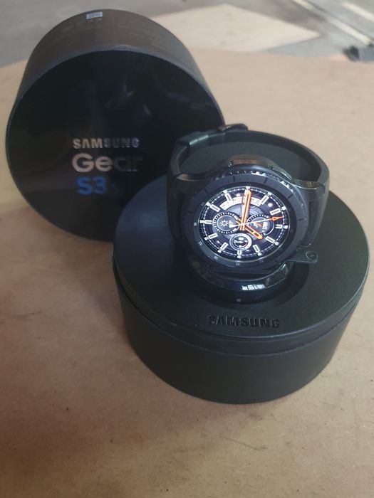 Смарт часовник Samsung galaxy gear S3 frontier