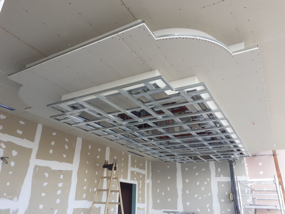 Работаем гипса картон паталок и стены