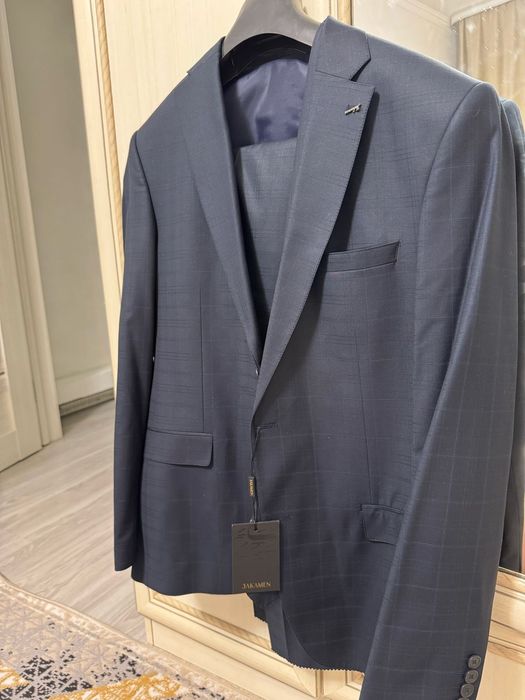 Костюм новый размер 52