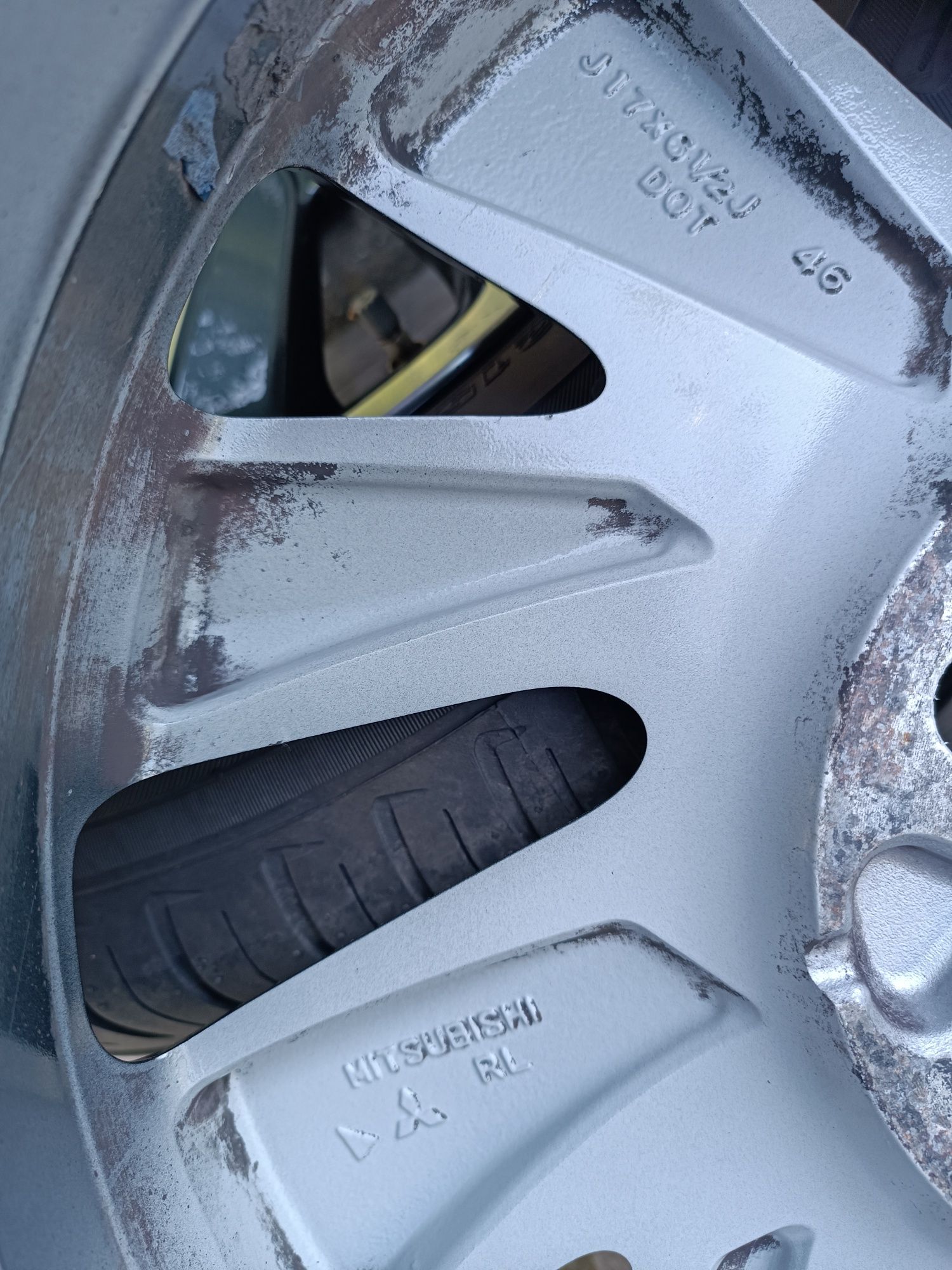 Лети джанти 17ки 5х114.3 Mitsubishi + летни гуми 215/60/17 Maxxis
