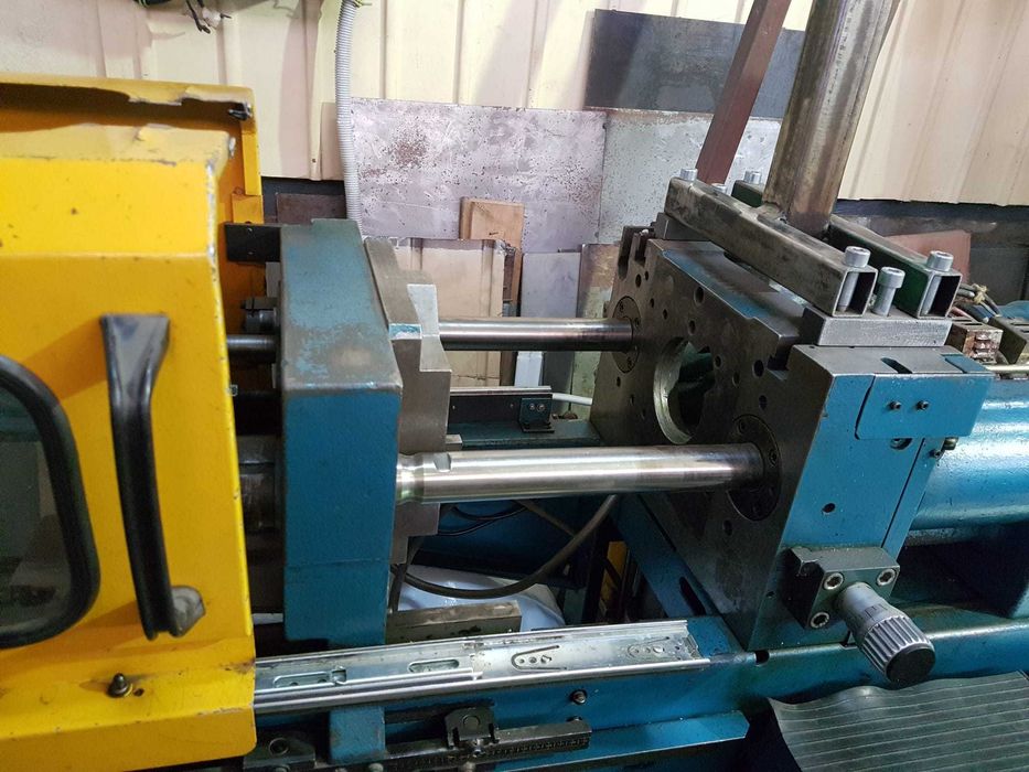 Masina injectie mase plastice BoY 15S