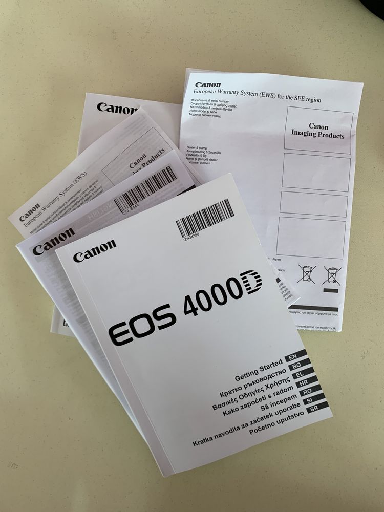 Canon EOS 4000D (4500 cadre) Kit cu Obiectiv EF-S