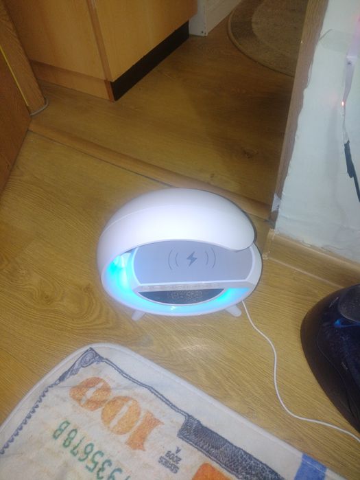 Radio cu ceas cu lampa multicolore