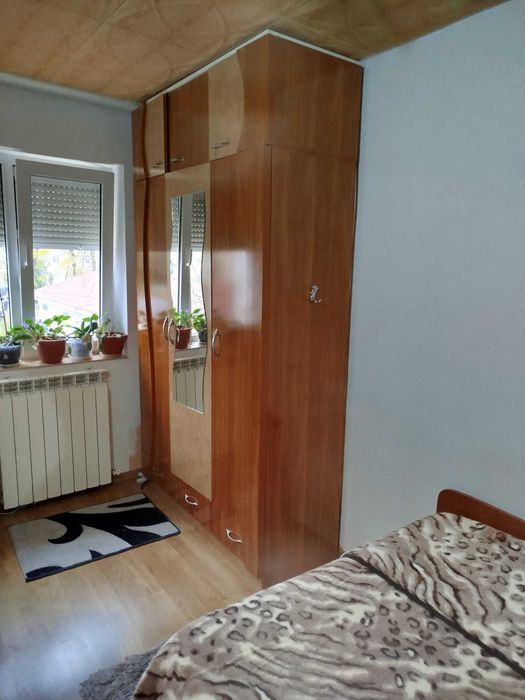 Vand apartament cu 3 camere semidecomandat