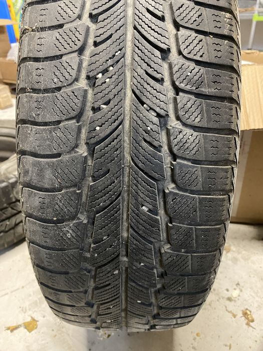 Jante tabla + Anvelope - Ford Transit Connect (205/60/R16)