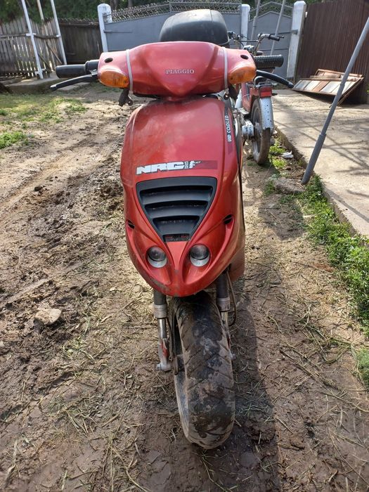 Vând 2 scutere piaggio