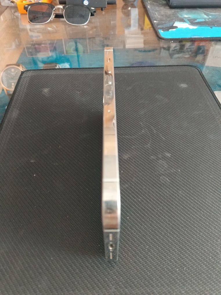 Продам iPhone 12 256gb.