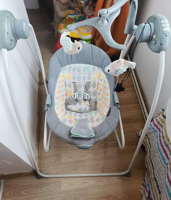 Leagan electric cu conectare la priza Baby Swing+ Grey