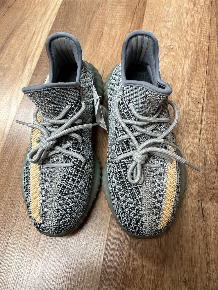 Yeezy Boost 350v2 40/41