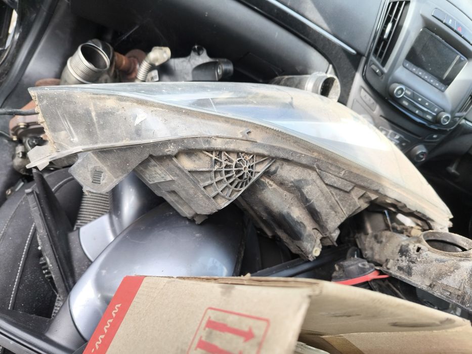 Фар Опел Инсигния 2016г