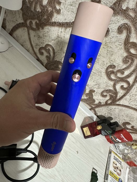 Dyson  feni sotiladi