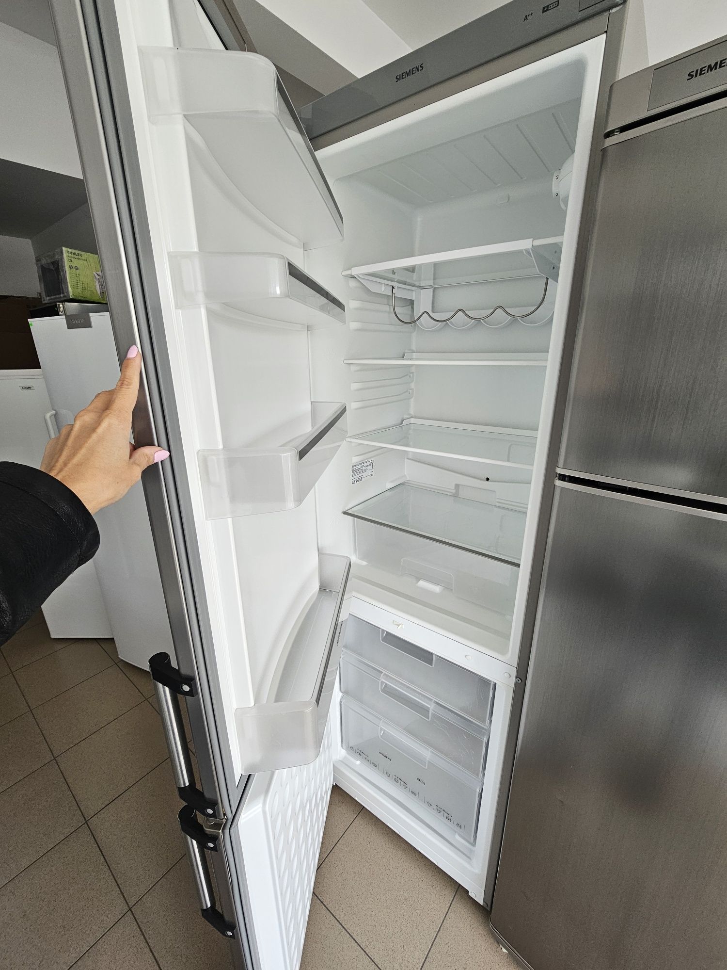 Хладилник с фризер SIEMENS
