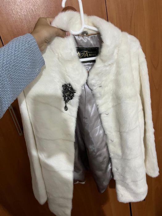 Женская шуба, отличное состояние. Шуба женская почти новая натуральная