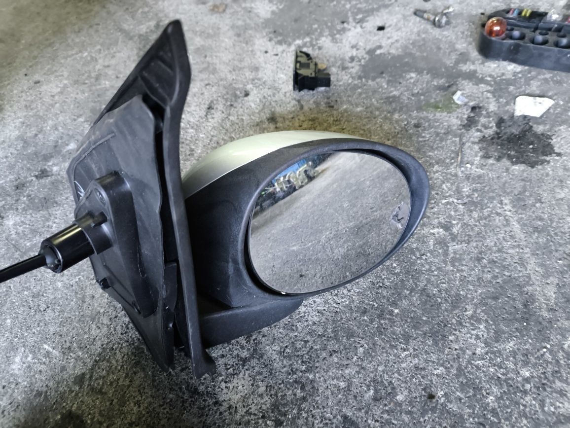 Огледало за Toyota Aygo