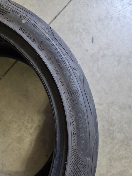 255/40/20 GOODYEAR 2бр