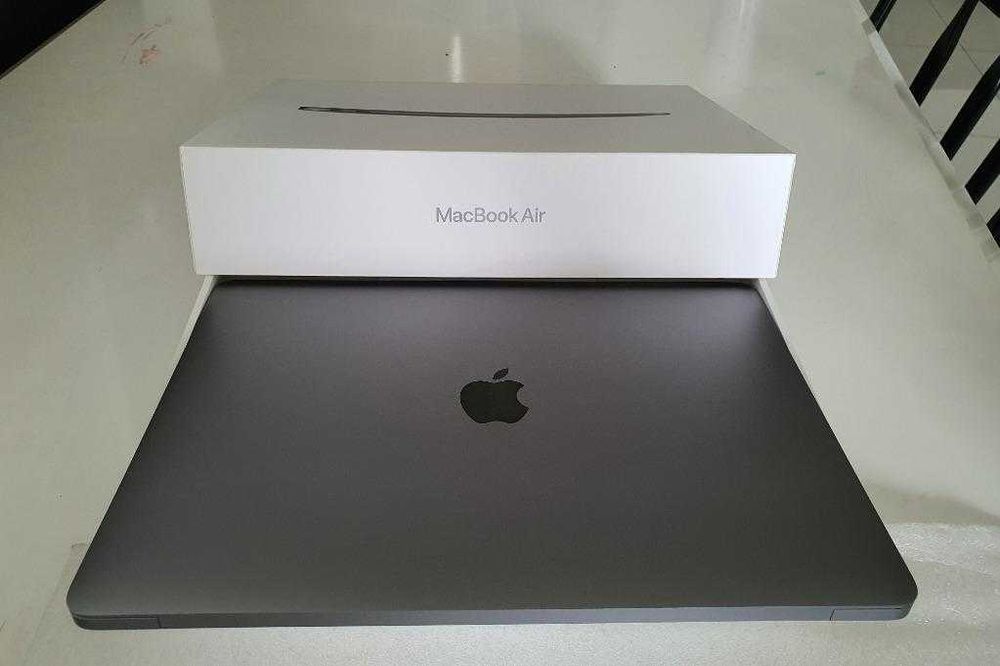 MacBook AIR 2024 M1 SPACE gray ideal 100%