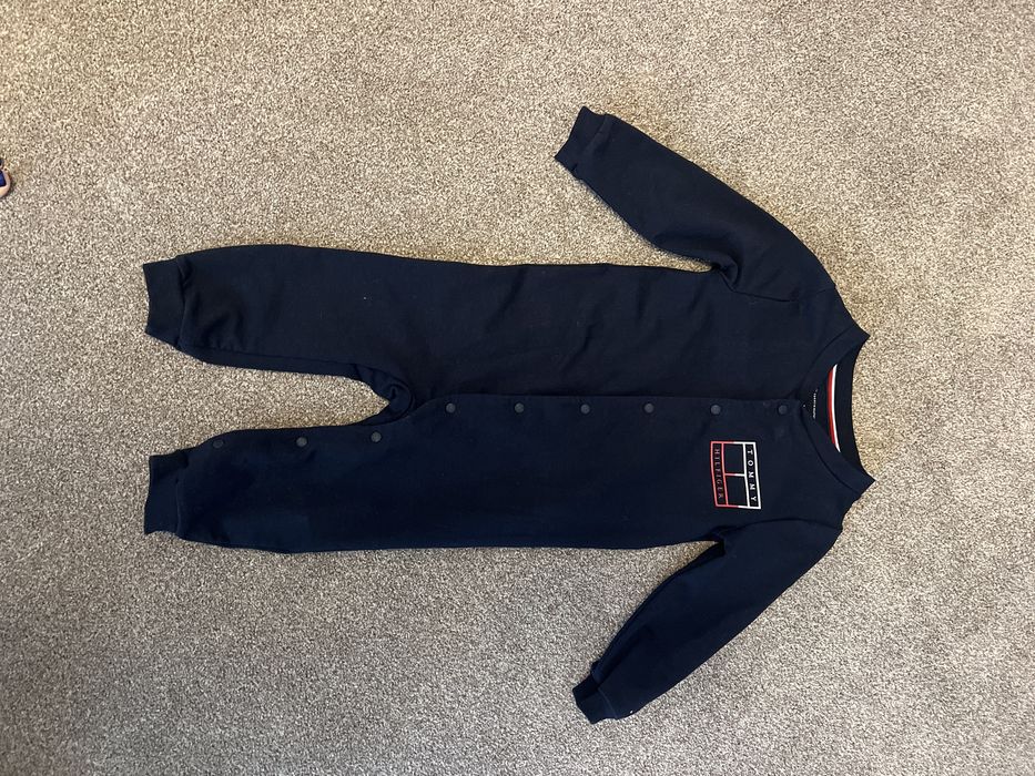 Salopeta Tommy hilfiger măsura 80