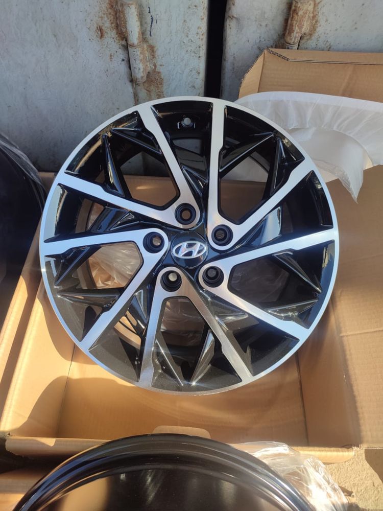 Продается комплект диск R17 5x114.3