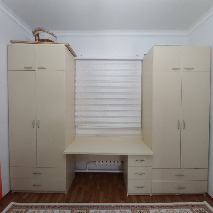 Шкаф встроенный столымен сатылады. Жақсы жағдайда