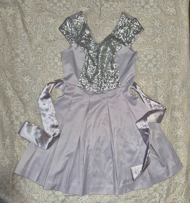 Официални рокли подходящи за празниците