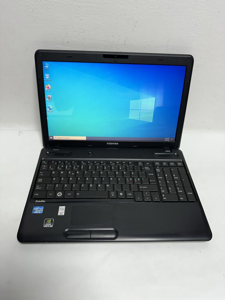 Laptop Toshiba Satellite C660-Intel core i3-6Gb Ram- 640Gb-windows 10